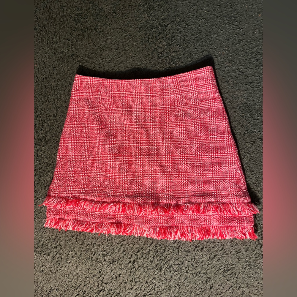 Women’s designer skirt INTERMIX Size 4 Red Tweed Skirt with Fringe never worn